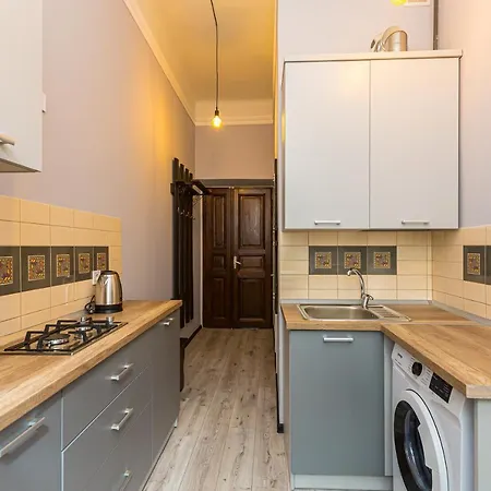 Центр На Вулиці Проспект Шевченка 12 Навпроти Макдональса З Балконом Apartment Lviv Exterior photo