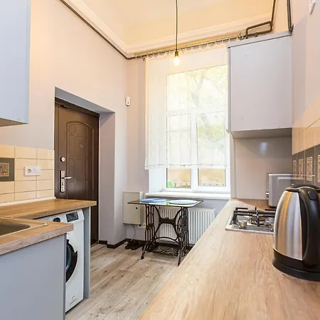 Центр На Вулиці Проспект Шевченка 12 Навпроти Макдональса З Балконом Apartment Lviv Exterior photo