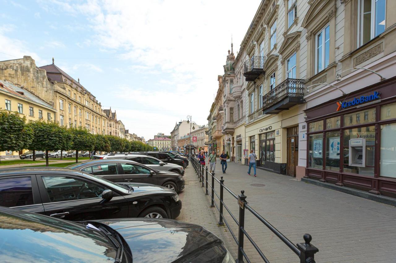 Апартаменти у львові в центрі на вулиці проспект шевченка 12 з балконом Львів